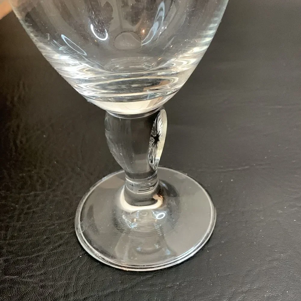Stella Artois Belgium Draft Beer Glass Ale Lager 16 Ounces Red Gold Trimmed Bar